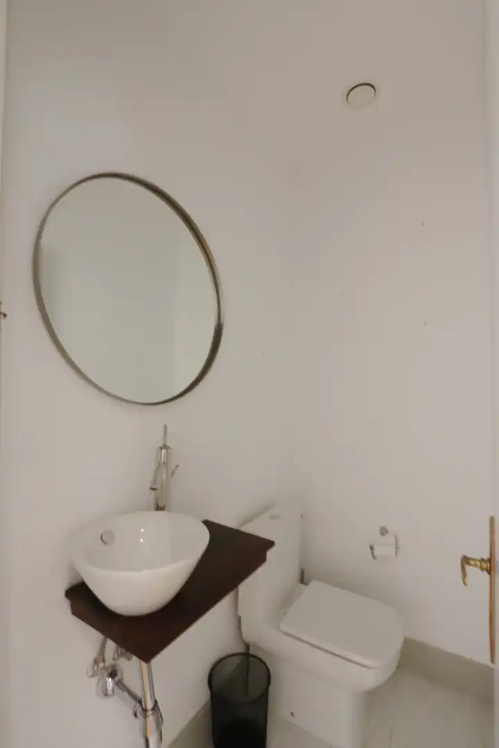 Bathroom of Flat for rent in Madrid  with Air Conditioner, Heating and Parquet flooring