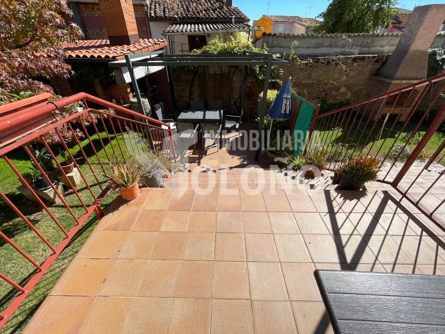 Terrassa de Casa adosada en venda en Alesanco amb Calefacció, Jardí privat i Parquet