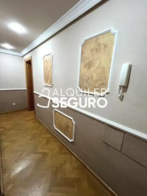 Flat for rent in Aranjuez  with Air Conditioner, Heating and Furnished