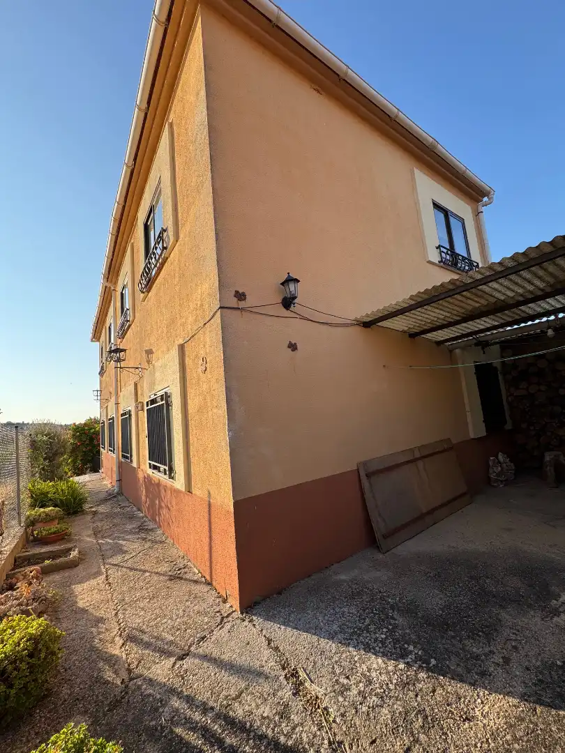 Vista exterior de Casa o xalet en venda en Langa de Duero amb Calefacció, Terrassa i Traster