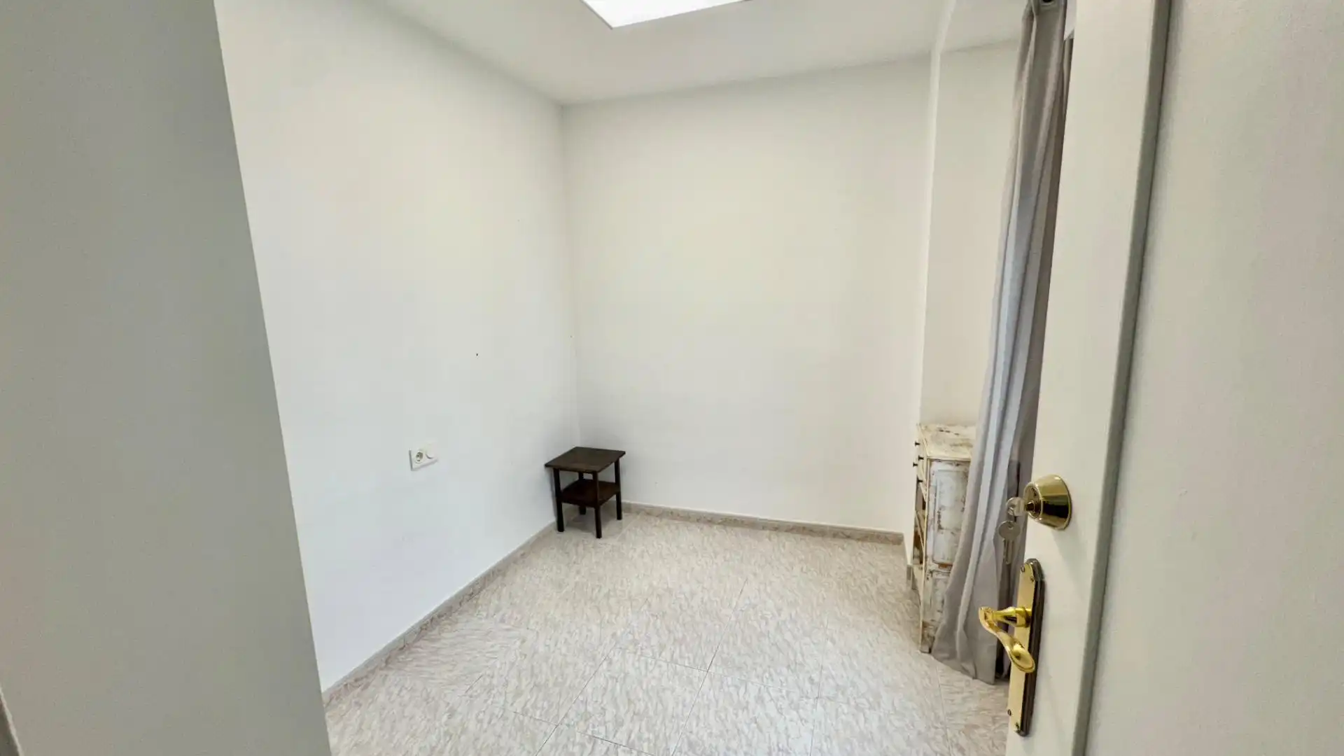 Flat for rent in Calle Calle Molinos, San Matías - Realejo