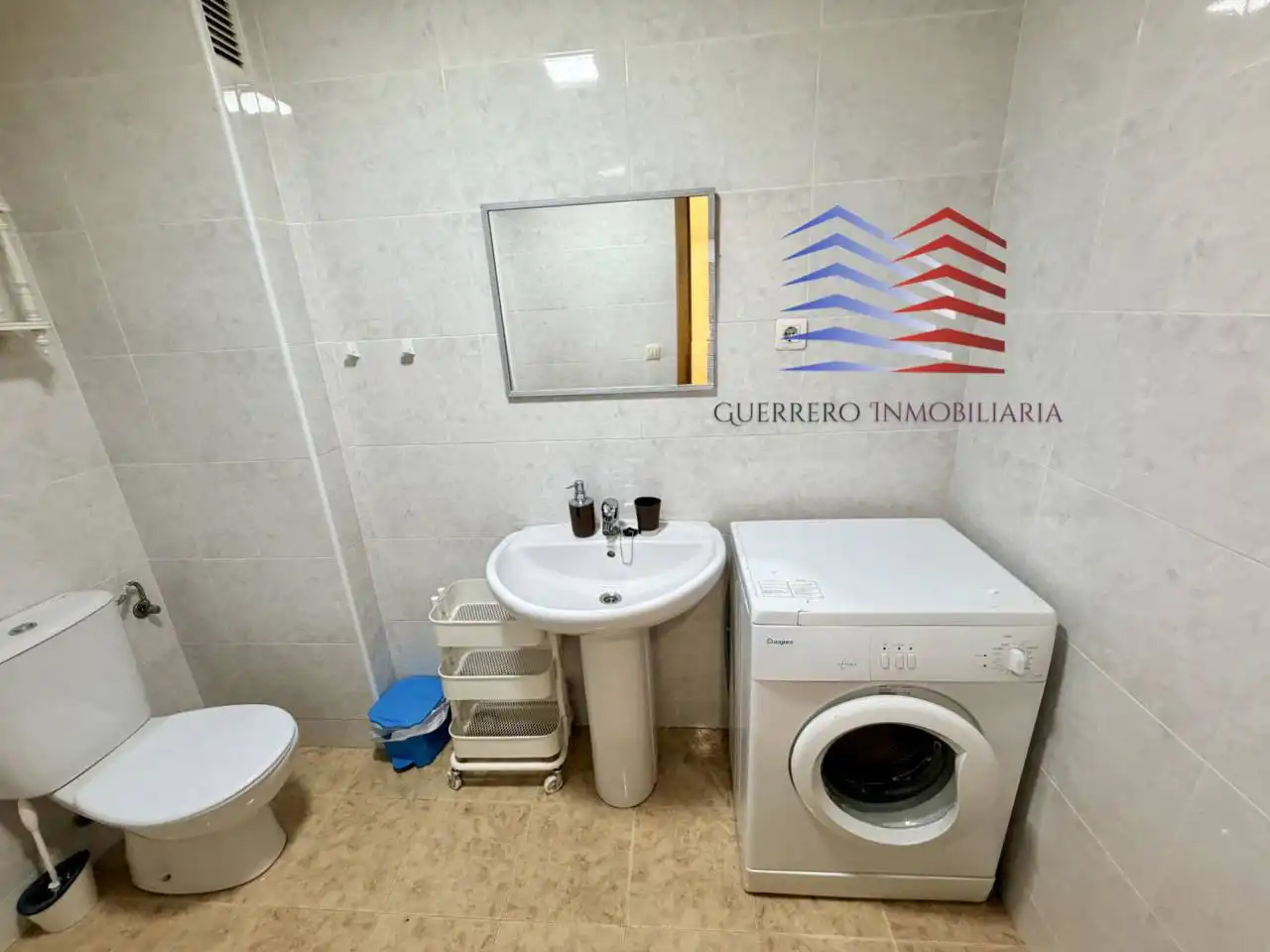 Badezimmer von Wohnungen zur Miete in Ourense Capital  mit Heizung, Parkett und Möbliert