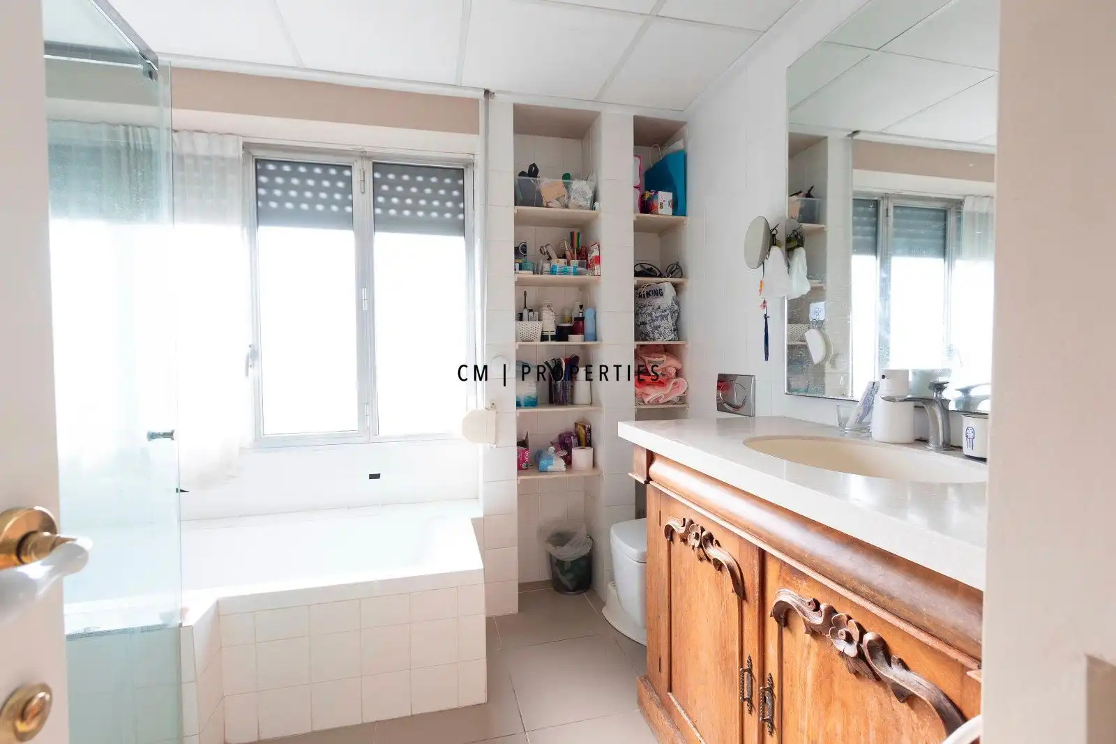 Baño de Piso en venta en Valencia con Aire acondicionado, Amueblado y Balcón