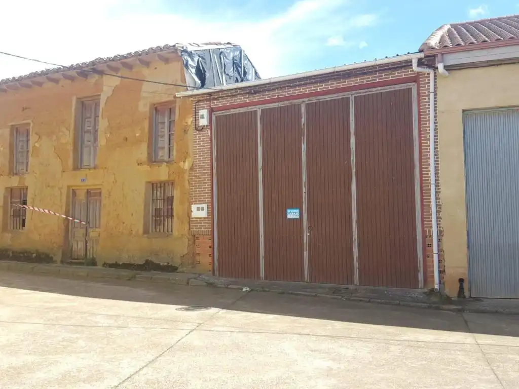 Vista exterior de Nau industrial en venda en Santas Martas