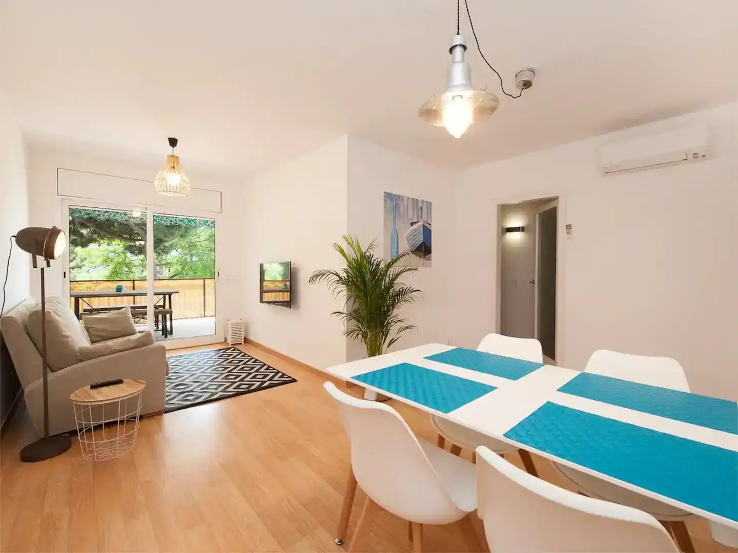 Wohnzimmer von Wohnung zur Miete in Castelldefels mit Klimaanlage, Schwimmbad und Balkon