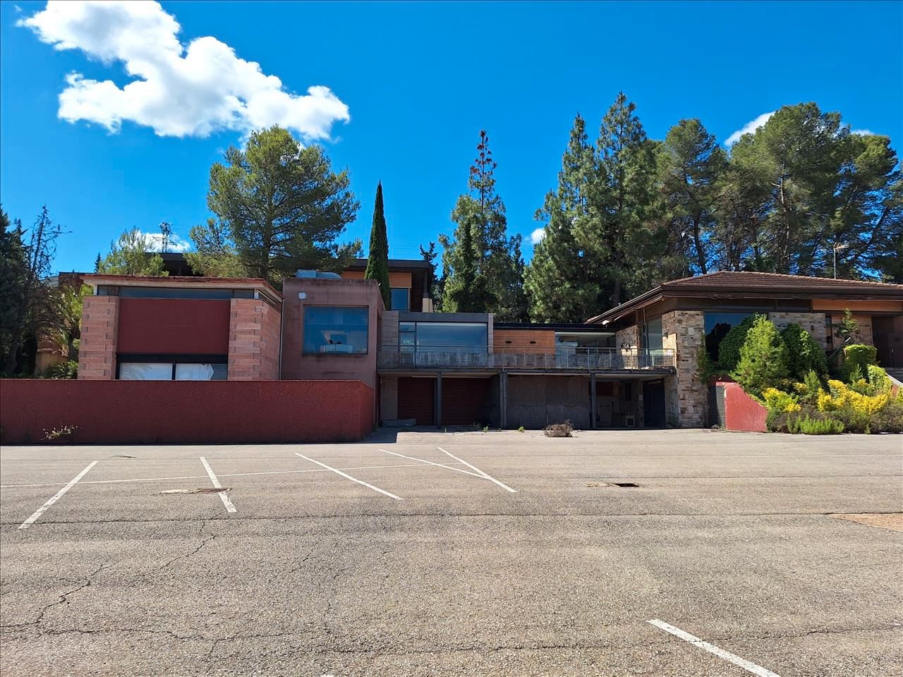 Exterior view of Building for sale in Enguera  with Community pool
