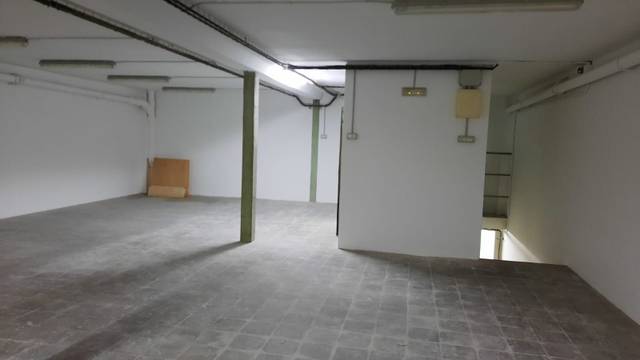 Local comercial en Venta en Col.legis Nous