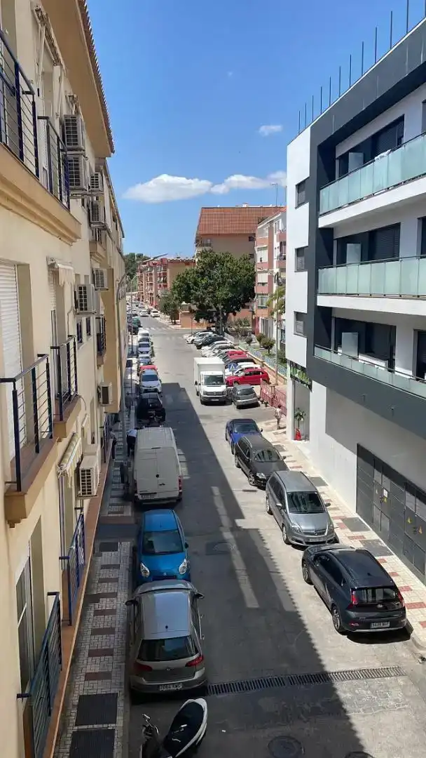 Vista exterior de Apartament per a compartir en Torremolinos amb Aire condicionat, Moblat i Balcó