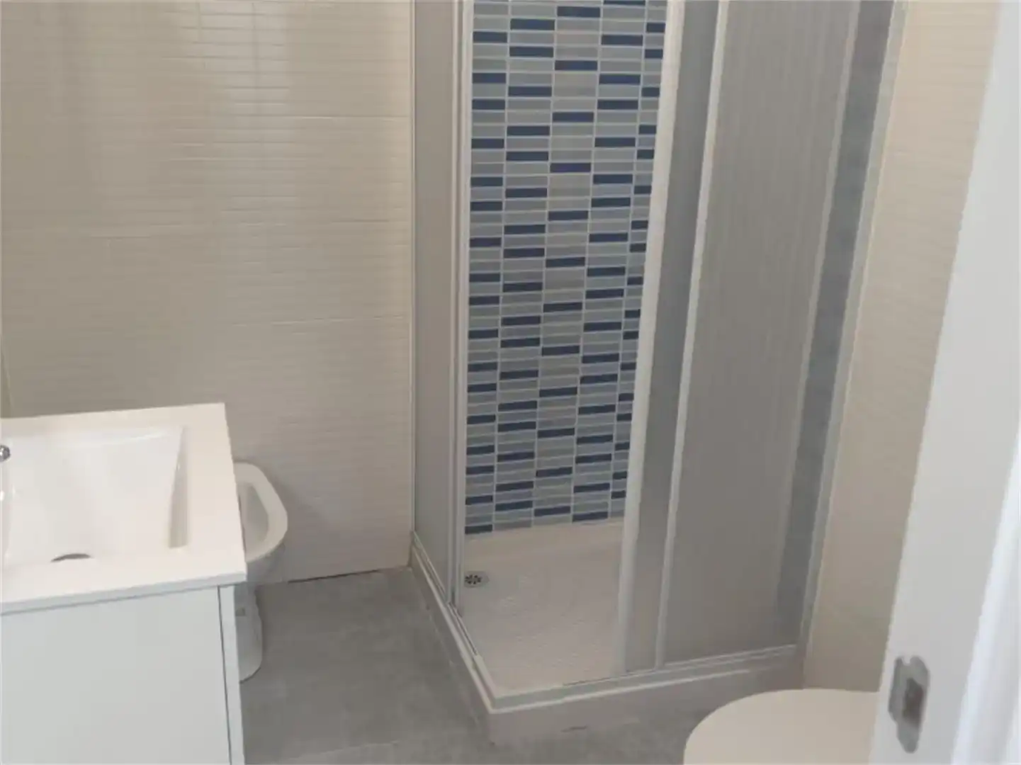 Badezimmer von Dachboden zur Miete in Rollo - Puente Ladrillo
