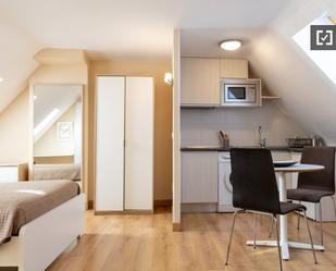 Bedroom of Flat to rent in  Madrid Capital  with Air Conditioner, Heating and Internet