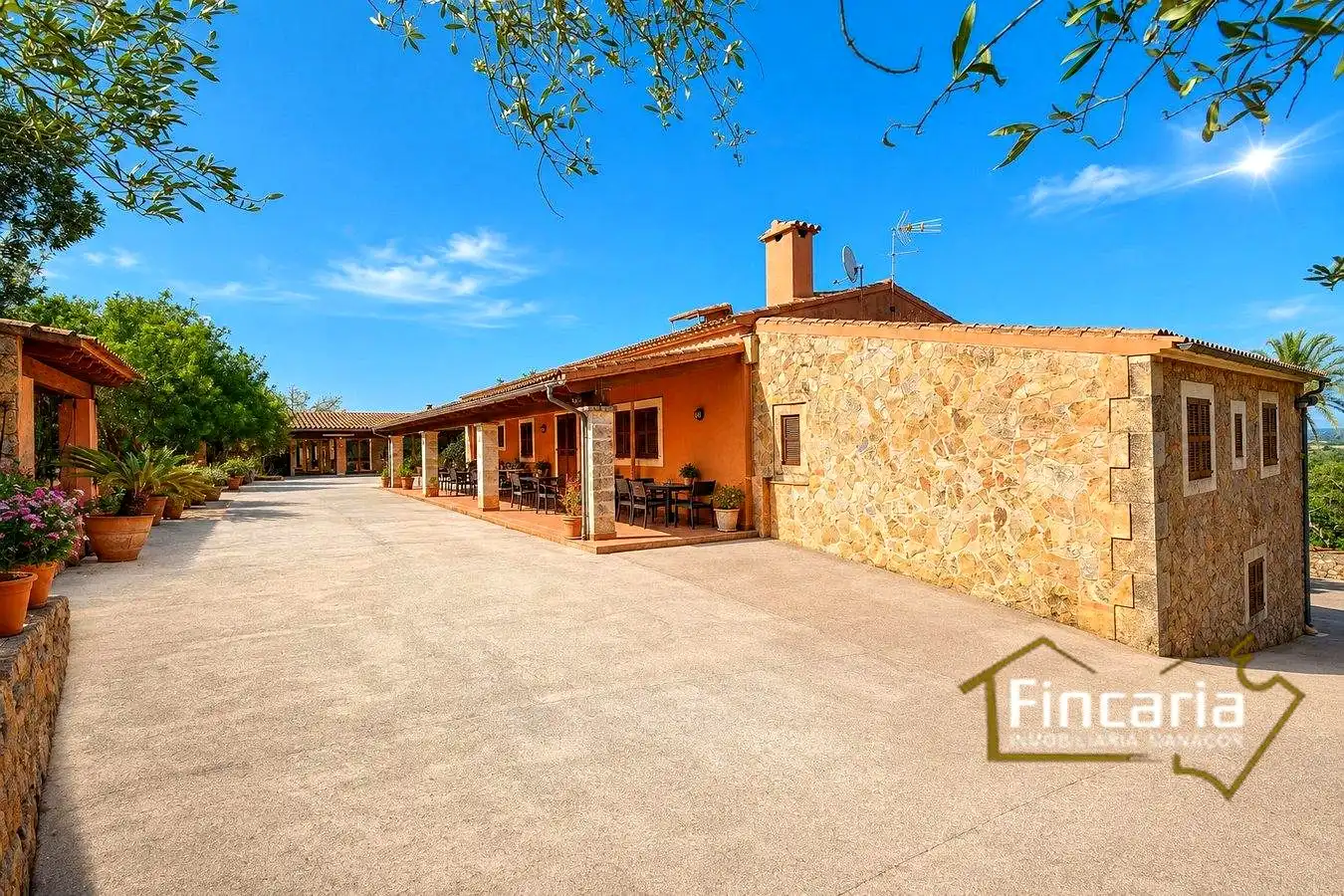 Country homes for sale in Manacor  with Air Conditioner, Private garden and Terrace