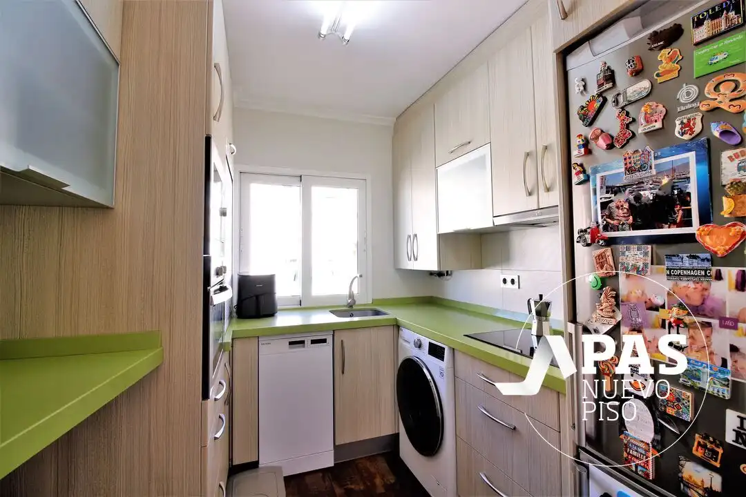 Kitchen of Flat for sale in Dos Hermanas  with Heating