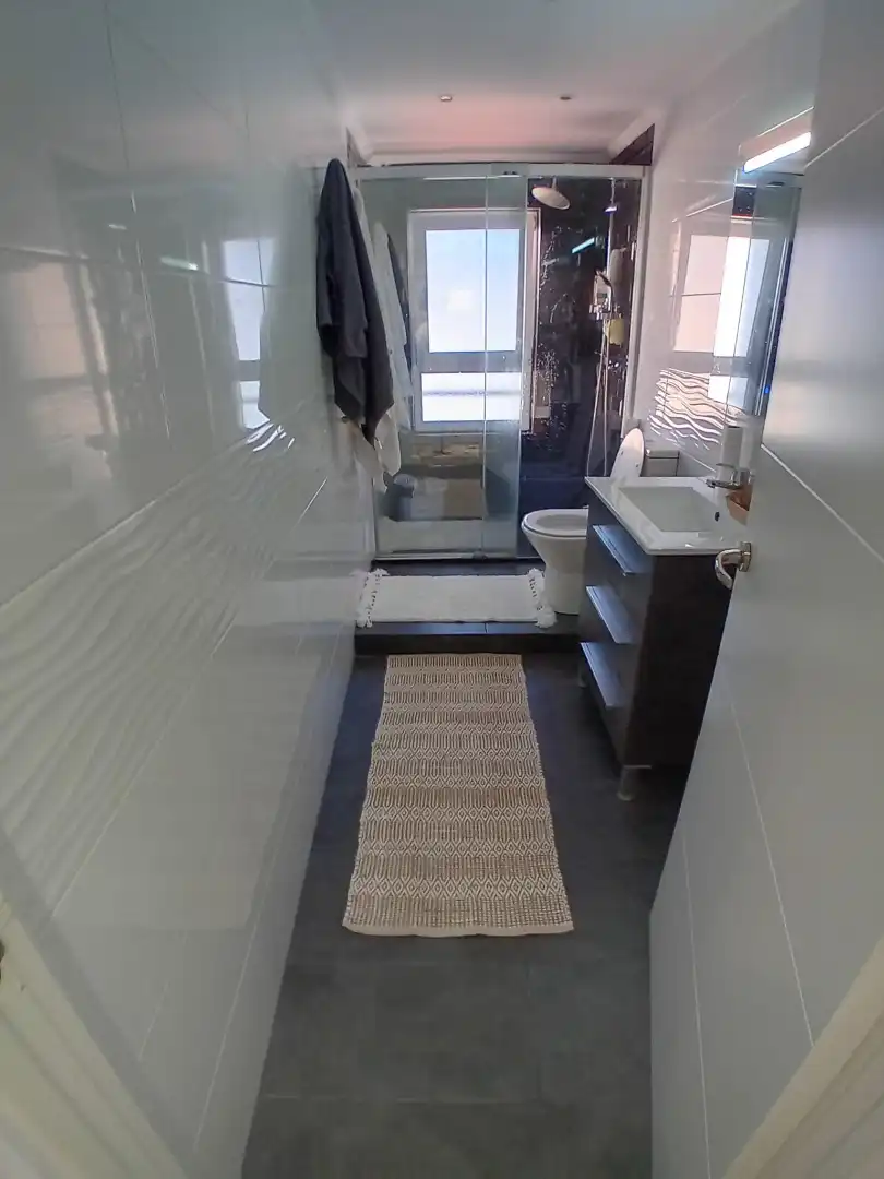 Baño de Piso en venta en Gijón  con Calefacción y Amueblado