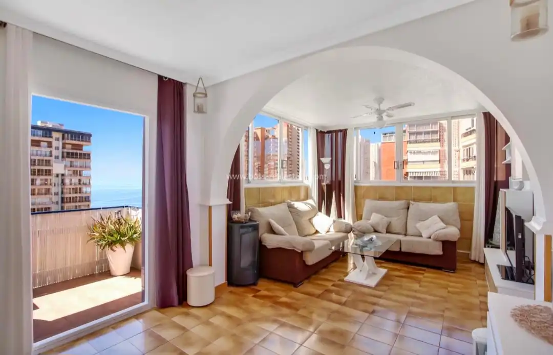 Living room of Flat for sale in Benidorm  with Furnished