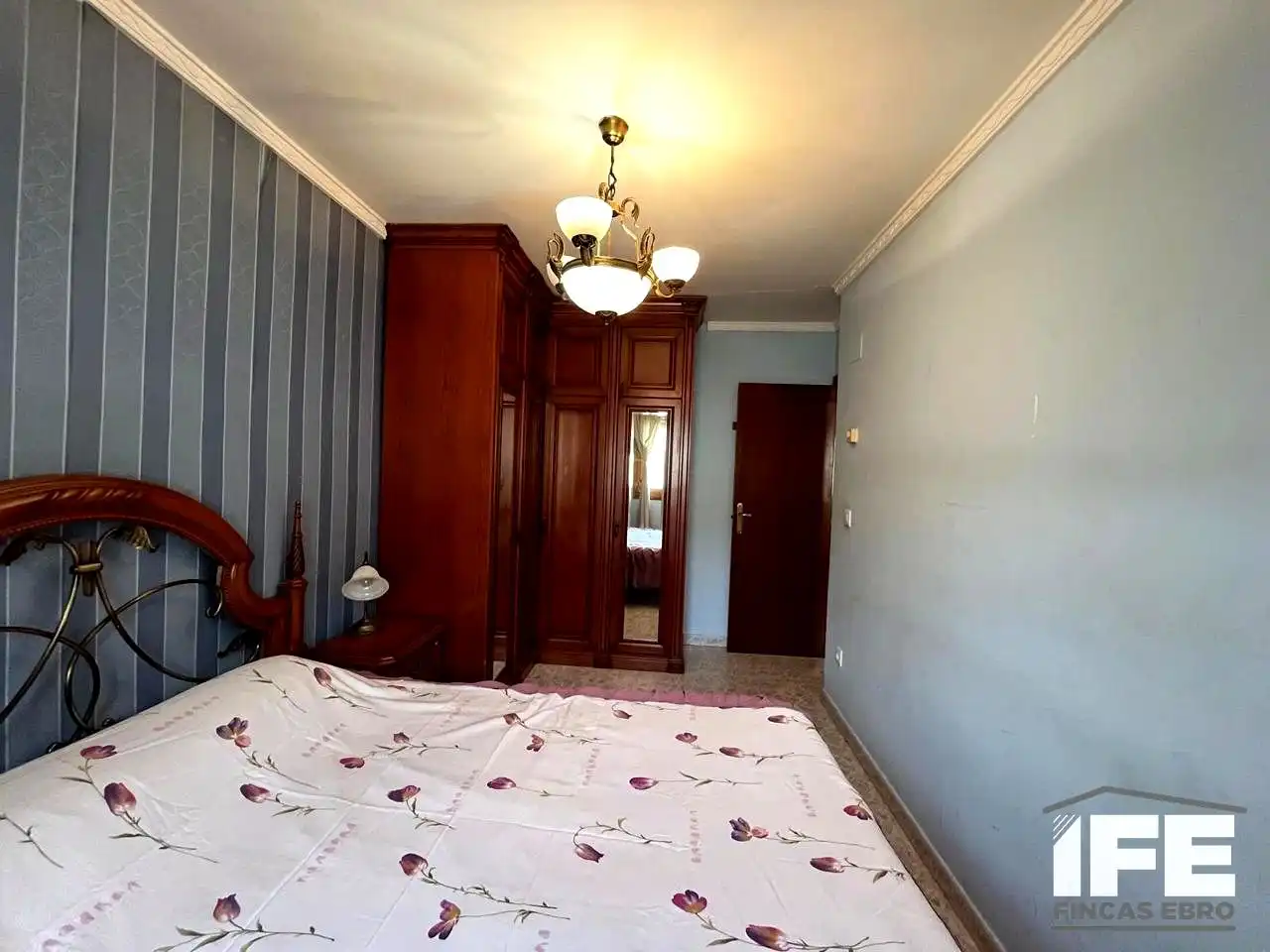 Dormitori de Casa o xalet en venda en Alagón amb Jardí privat i Moblat