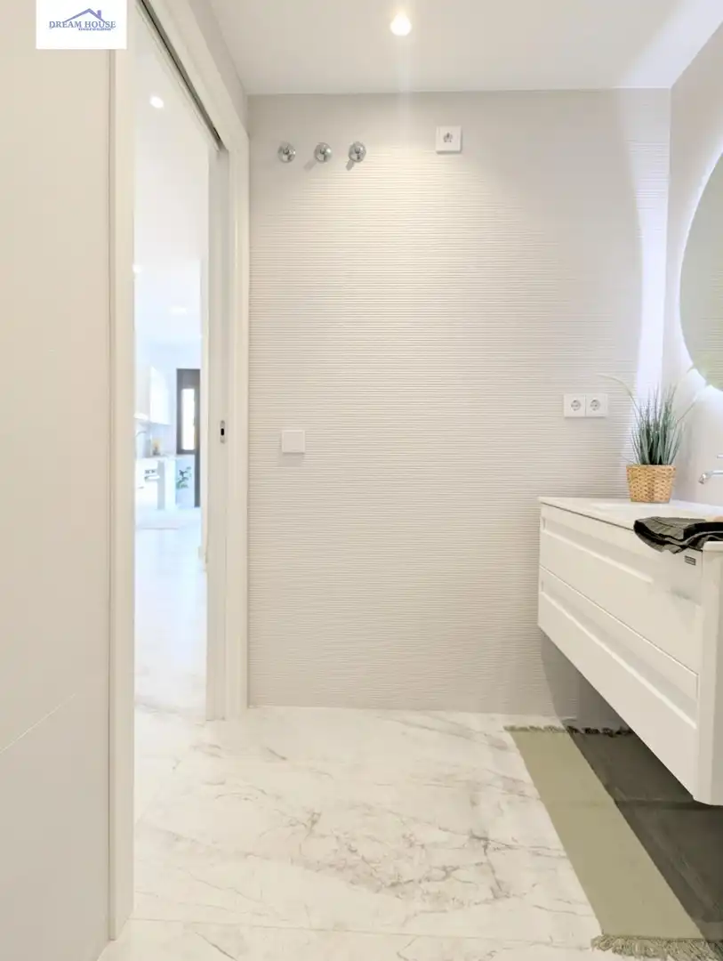 Badezimmer von Wohnungen zum Verkauf in Mataró mit Klimaanlage, Heizung und Balkon