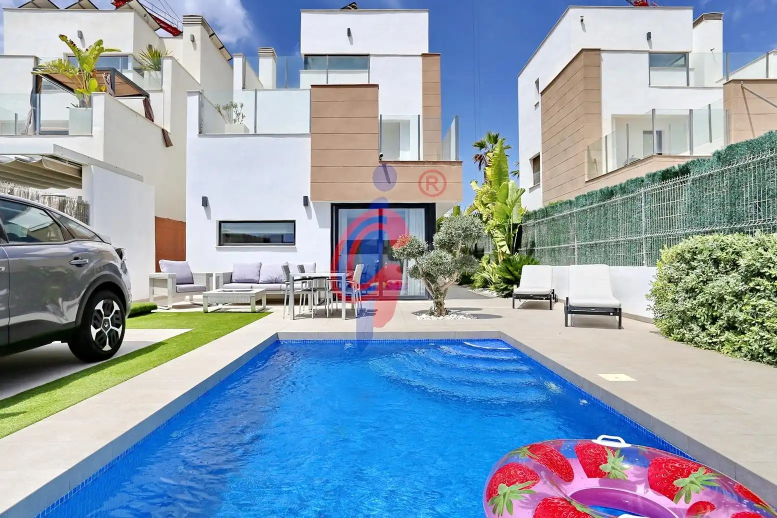 Piscina de Casa adosada en venda en Guardamar del Segura amb Aire condicionat, Jardí privat i Terrassa