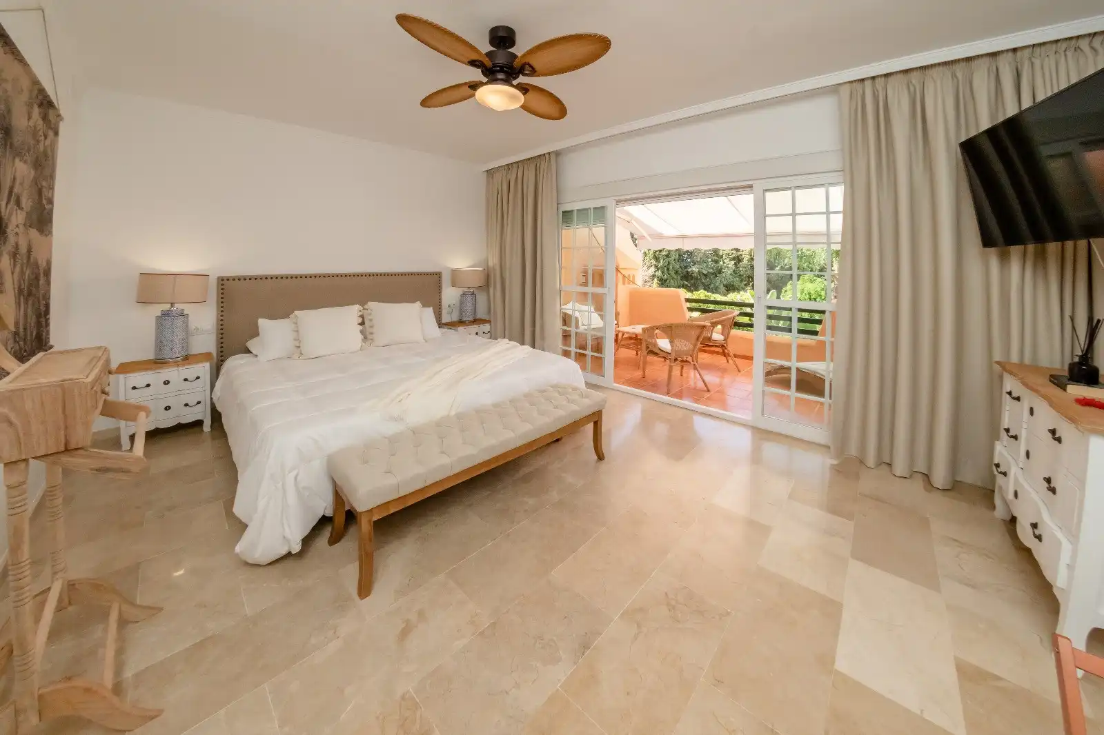 Bedroom of Detached homes for rent in Marbella  with Air Conditioner, Terrace and Storage room