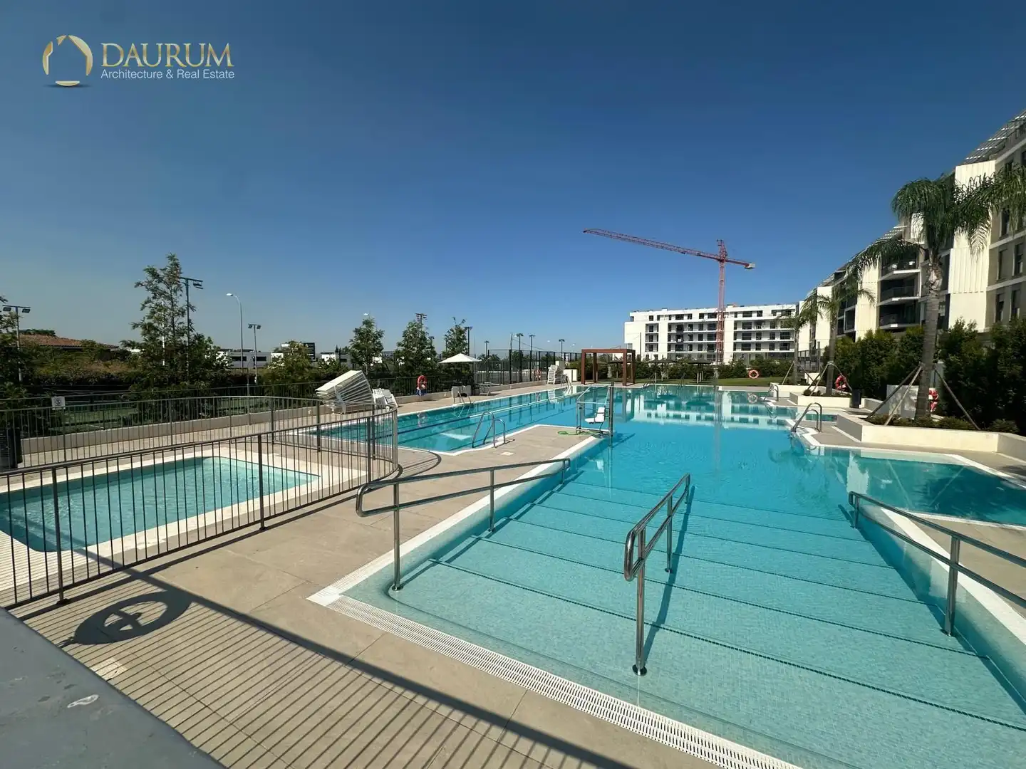 Piscina de Piso en venta en Mairena del Aljarafe con Aire acondicionado, Calefacción y Terraza
