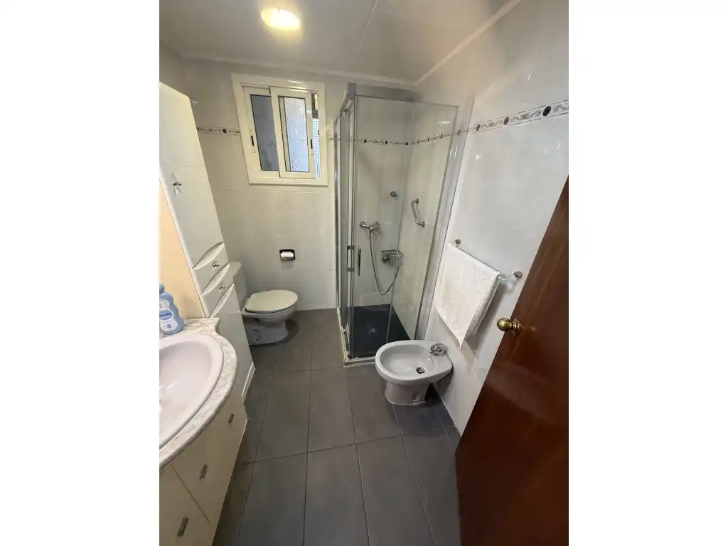 Baño de Apartamento en venta en L'Hospitalet de Llobregat