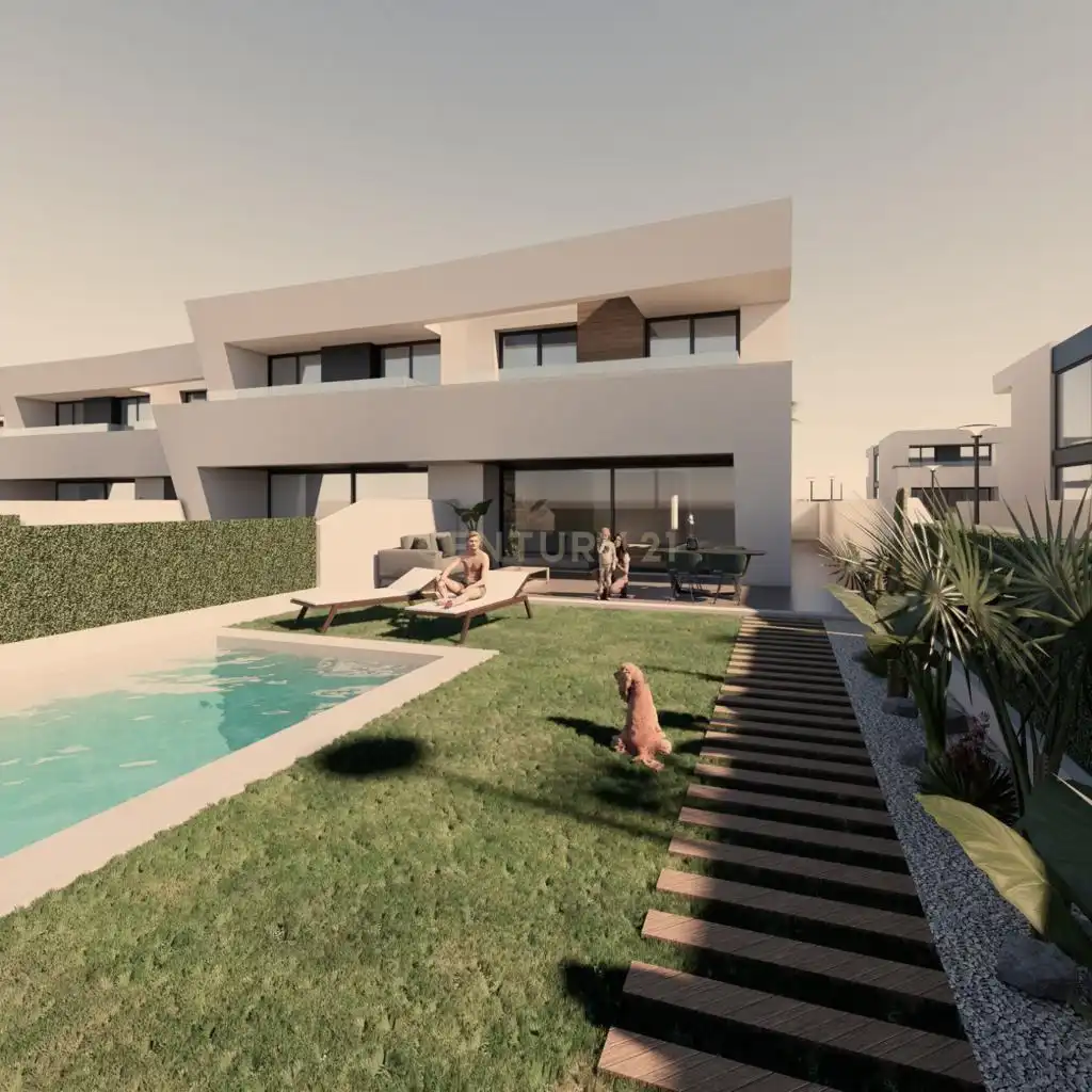 Vista exterior de Residencial en venta en El Ejido
