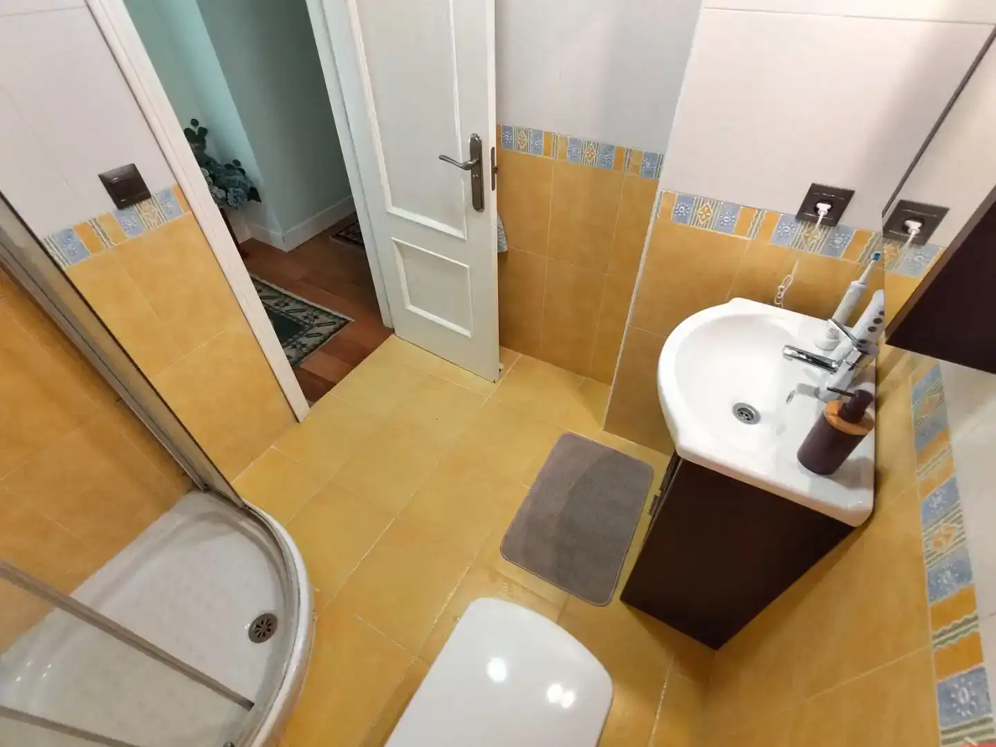 Bany de Pis en venda en Santa Cruz de Bezana amb Piscina i Balcó