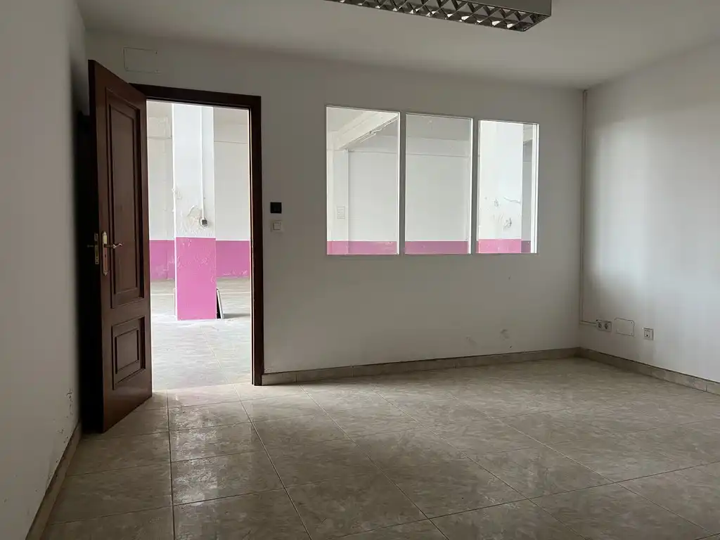 Industrial buildings for rent in Padrón
