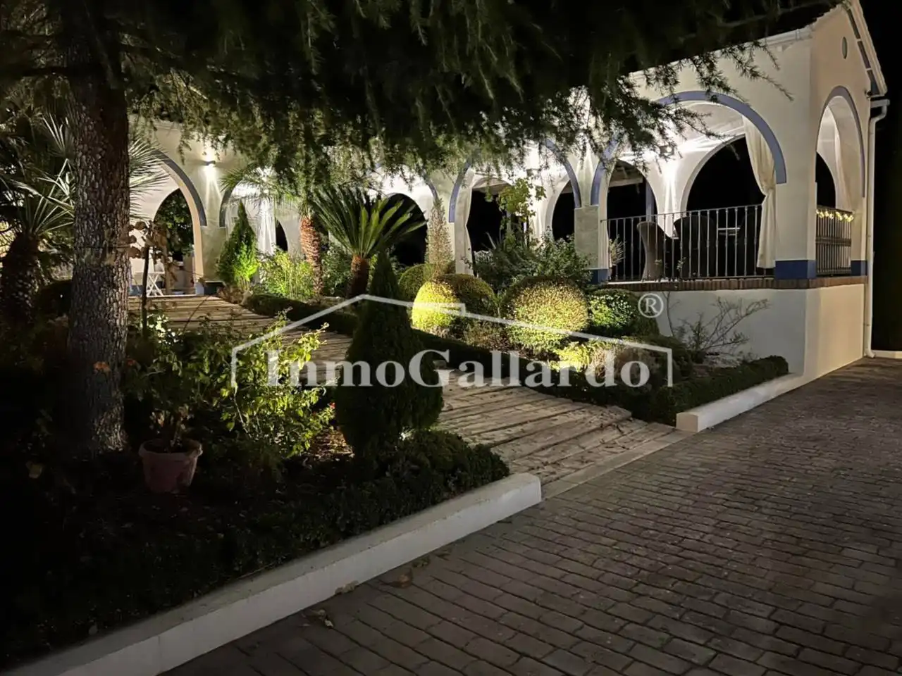 Garden of Buildings for sale in Lucena
