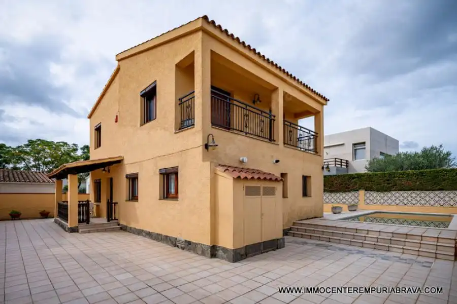 Chalet en venta en Requesens, imagen 3