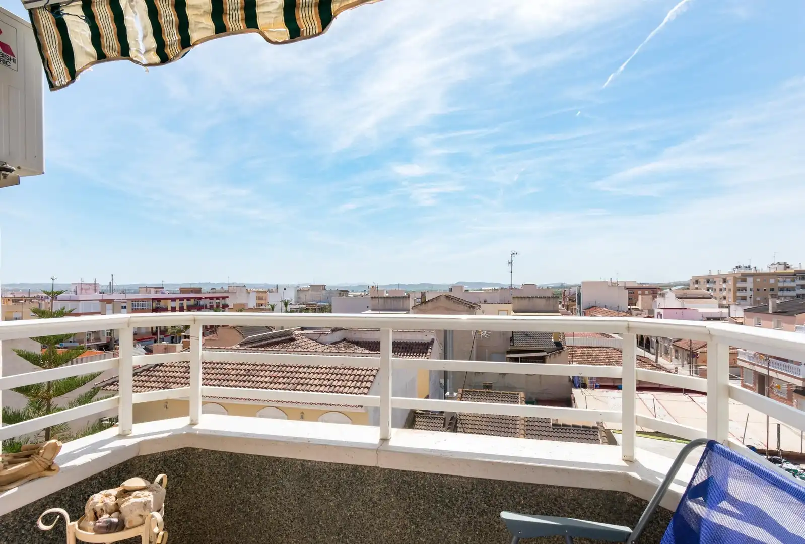 Terraza de Apartamento de alquiler en Los Montesinos con Aire acondicionado y Terraza