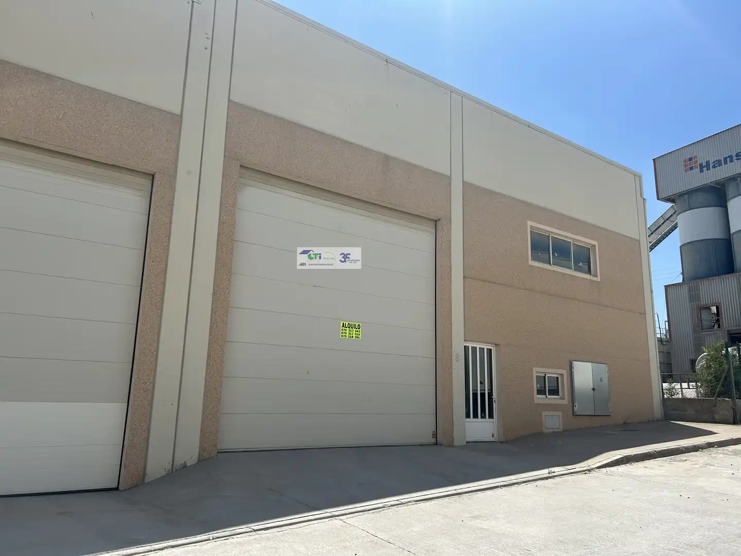 Vista exterior de Nave industrial de alquiler en Cuarte de Huerva
