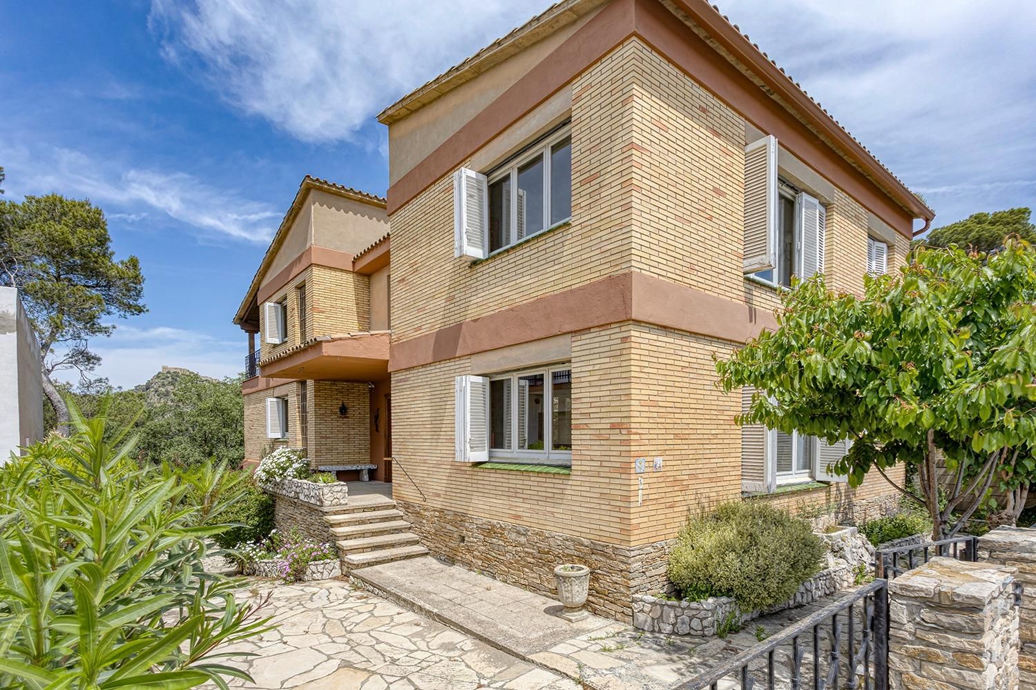 Vista exterior de Casa o xalet en venda en La Pobla de Claramunt amb Calefacció, Jardí privat i Terrassa