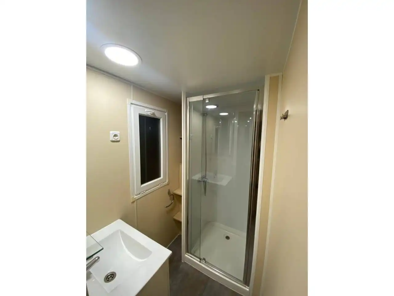 Bathroom of Flat for rent in Onzonilla