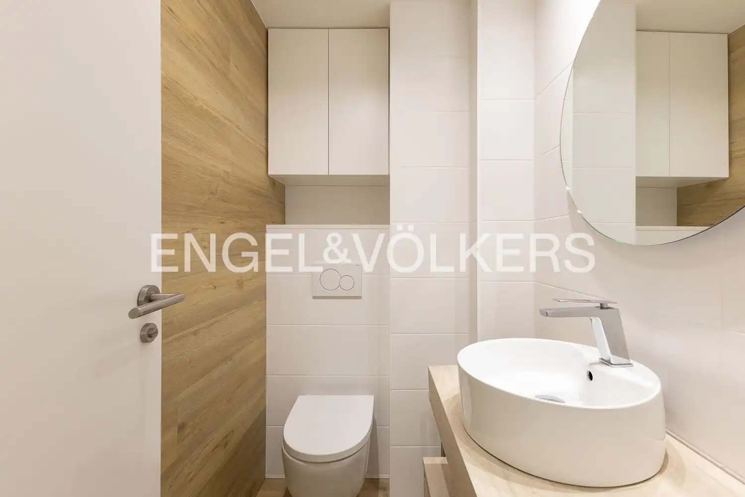Bathroom of Flat for rent in Valencia  with Air Conditioner, Heating and Terrace