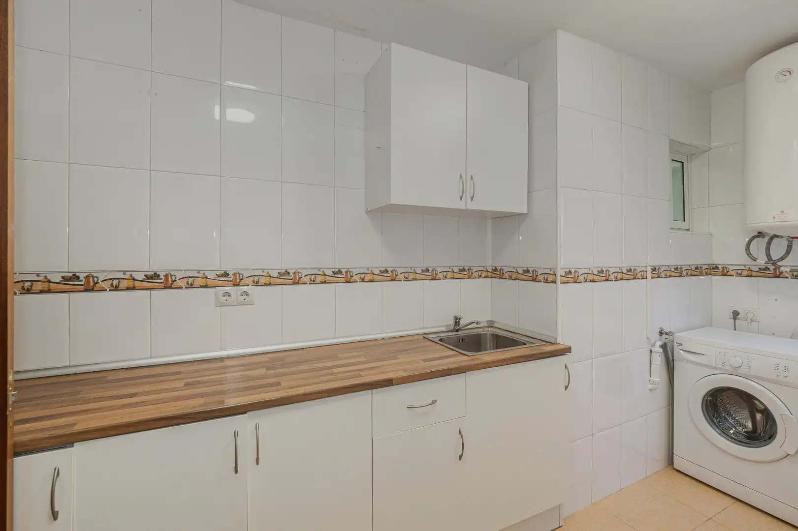 Kitchen of Flat for sale in Sevilla