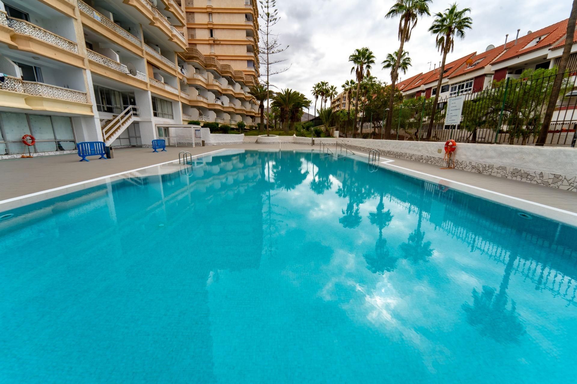 Piscina de Apartament en venda en Arona amb Terrassa i Piscina comunitària