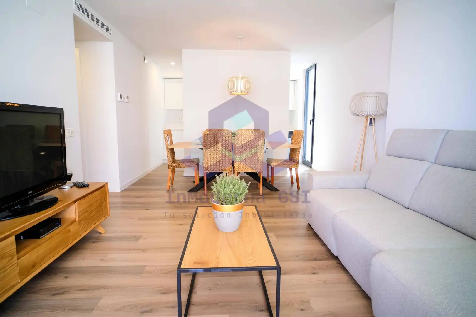 Sala d'estar de Pis de lloguer en Badalona amb Calefacció, Jardí privat i Terrassa