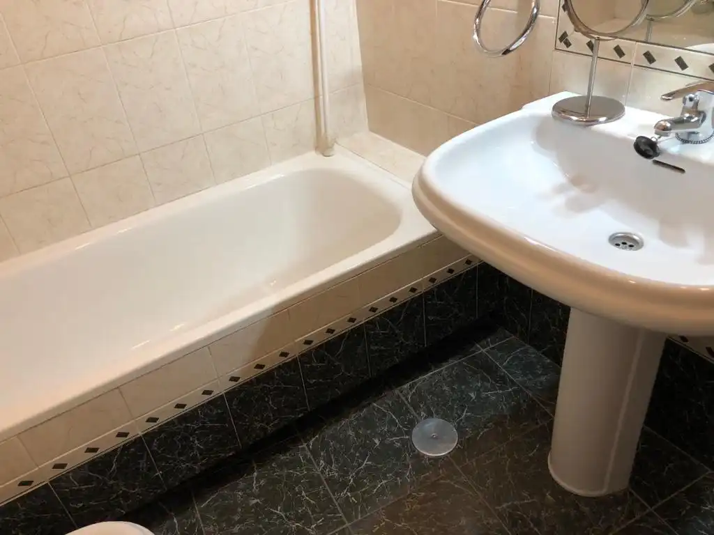 Bany de Dúplex de lloguer en Sevilla amb Aire condicionat, Calefacció i Terrassa