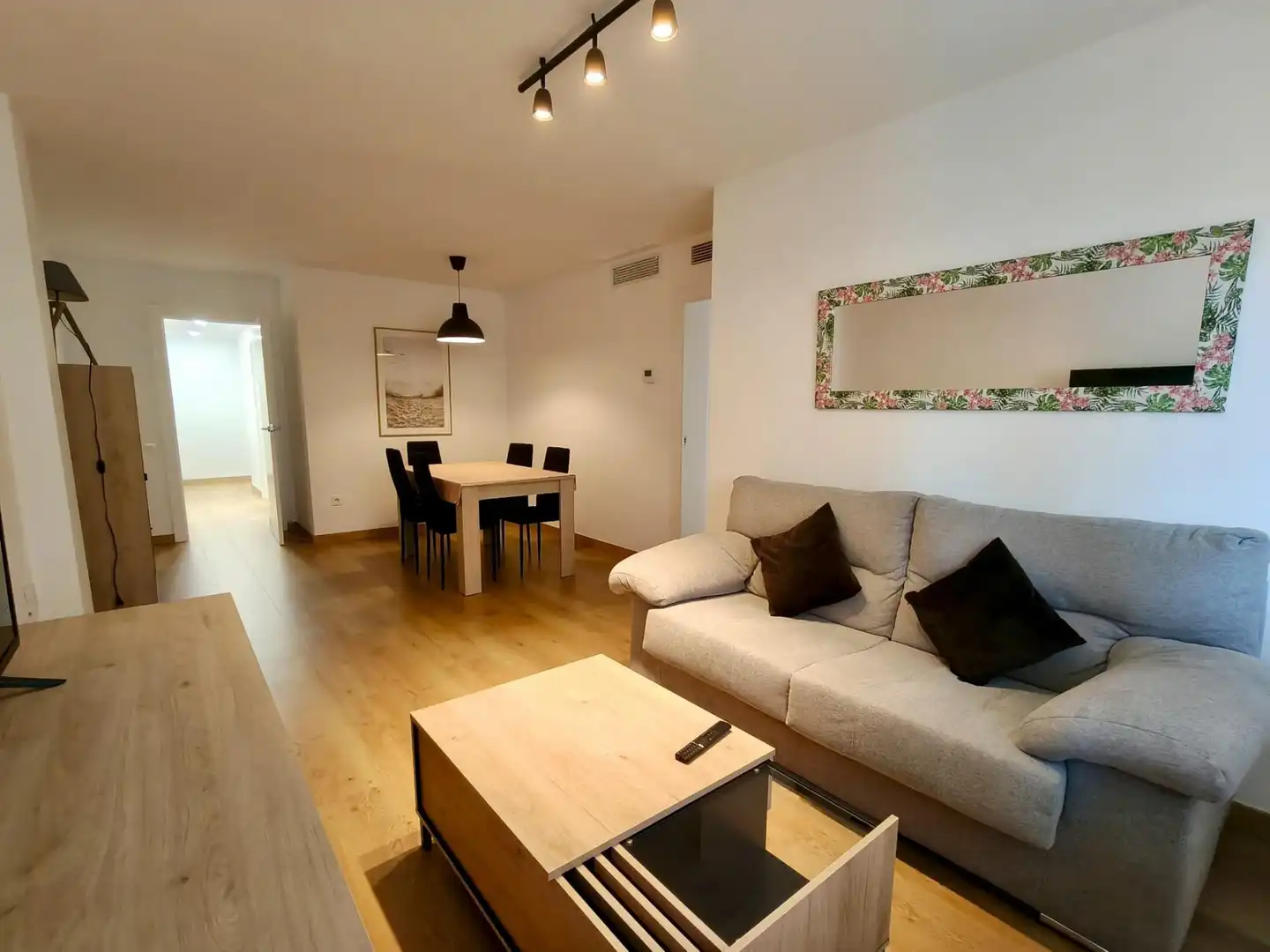 Wohnzimmer von Wohnung zur Miete in Zaragoza mit Heizung, Parkett und Terrasse