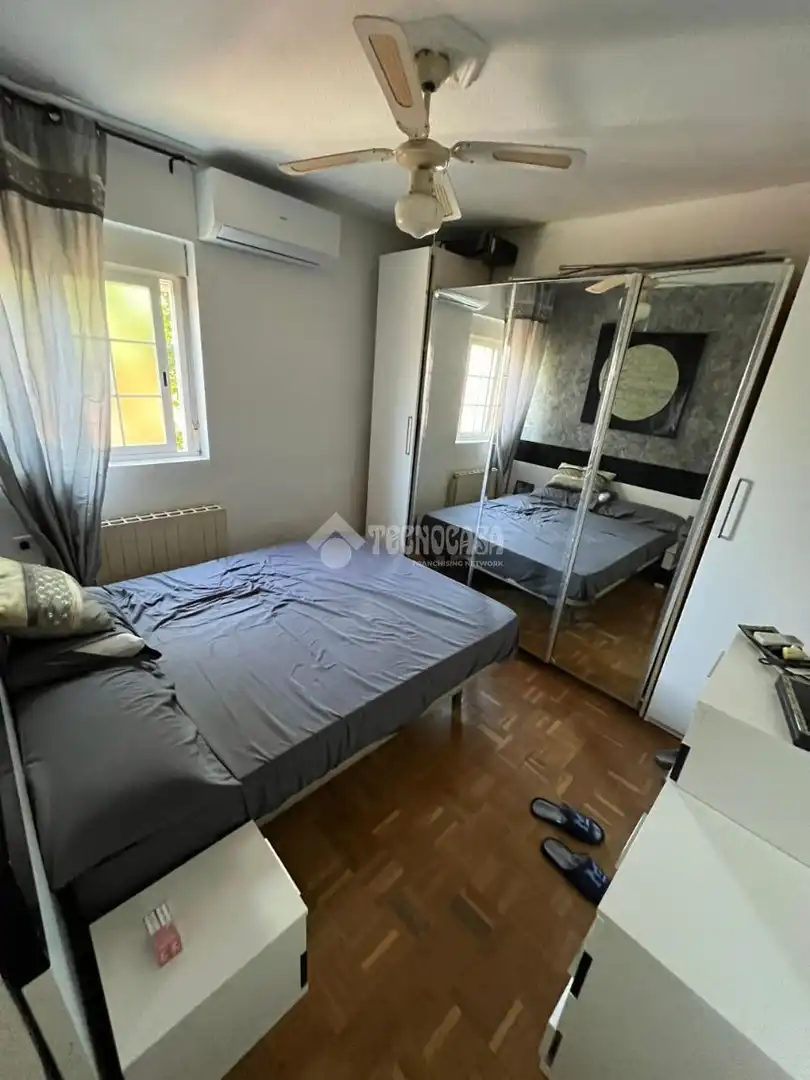 Bedroom of Flat for sale in Madrid  with Air Conditioner and Parquet flooring