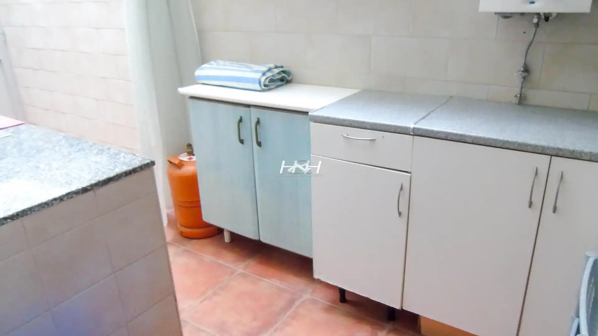 Kitchen of Flat for rent in Burjassot  with Air Conditioner, Storage room and Furnished