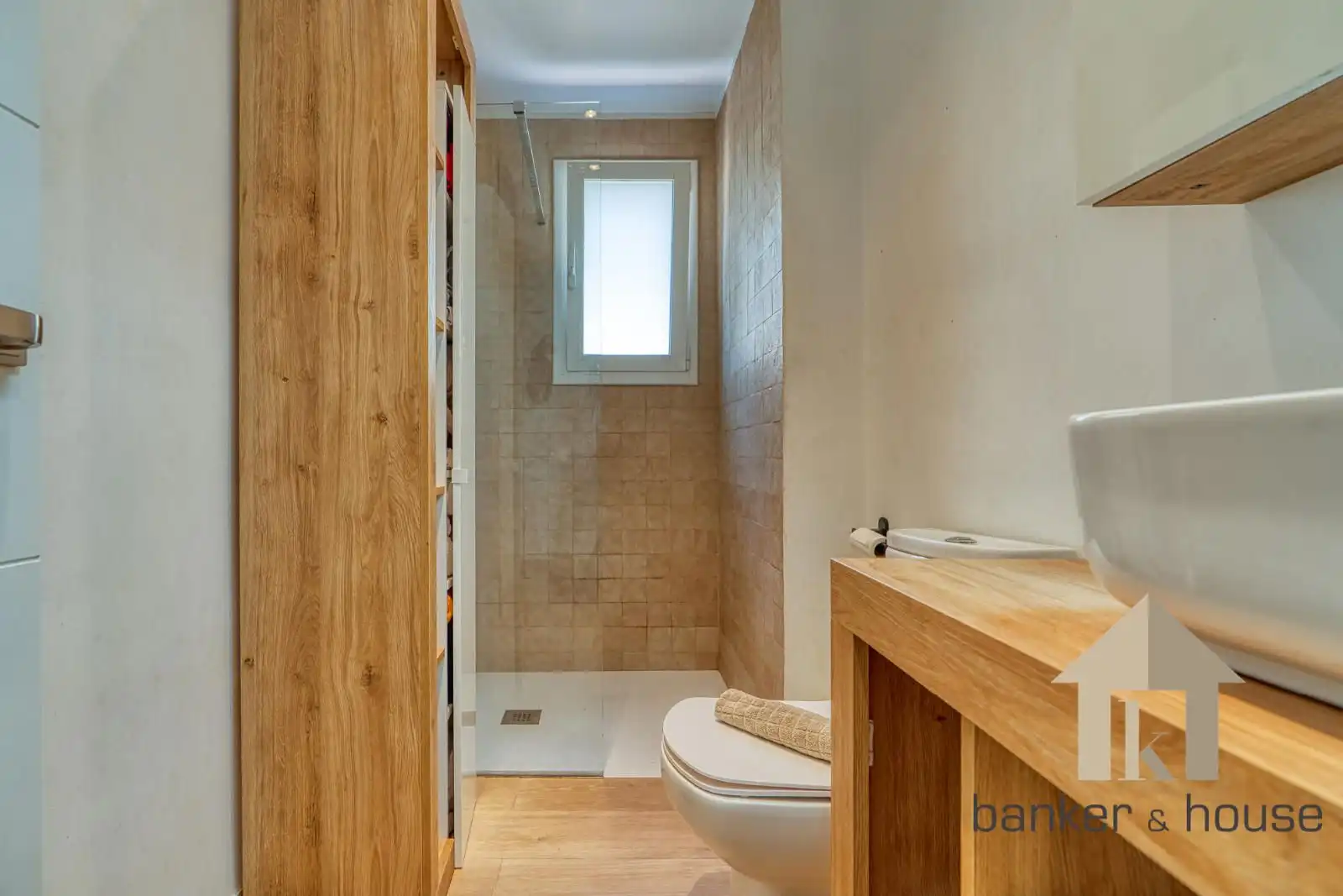 Baño de Casa adosada en venta en Cerdanyola del Vallès con Aire acondicionado, Jardín privado y Terraza