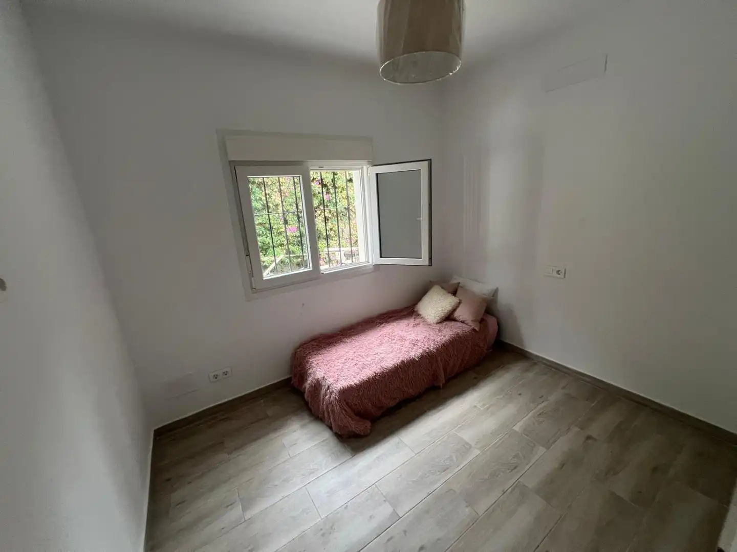 Chalet con piscina en venta en El Faro de Calaburra - Chaparral, imagen 27