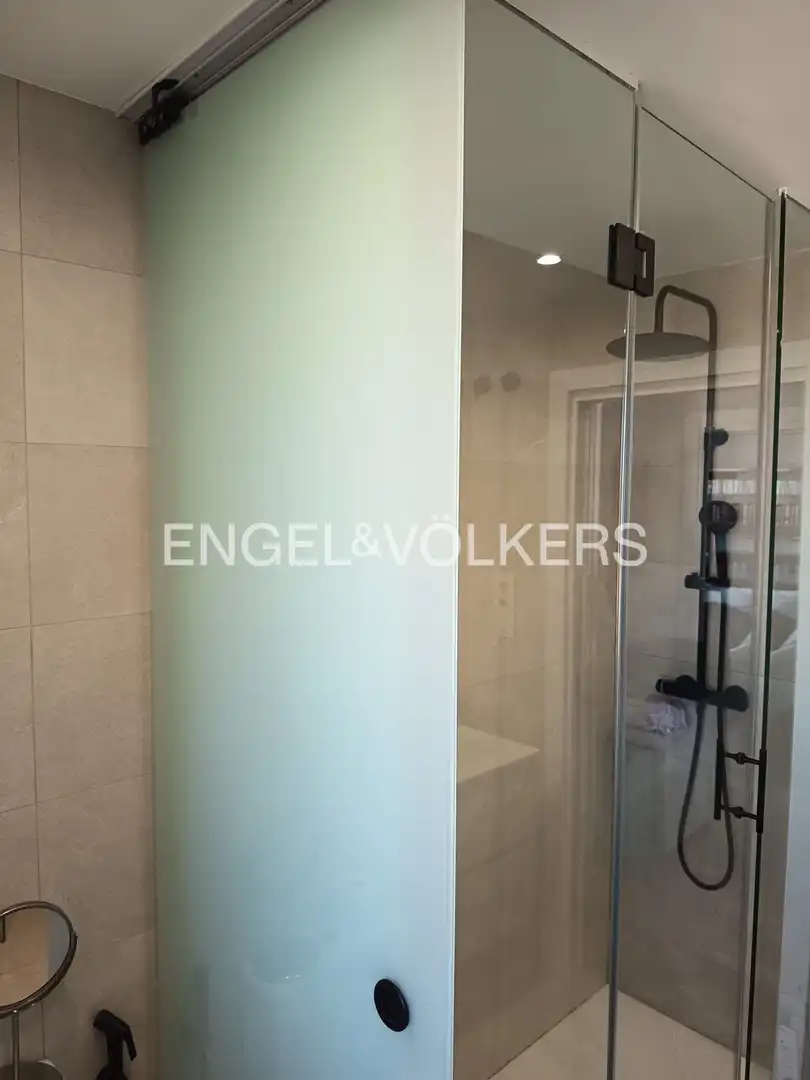 Bathroom of Flat for rent in Madrid  with Air Conditioner, Heating and Parquet flooring