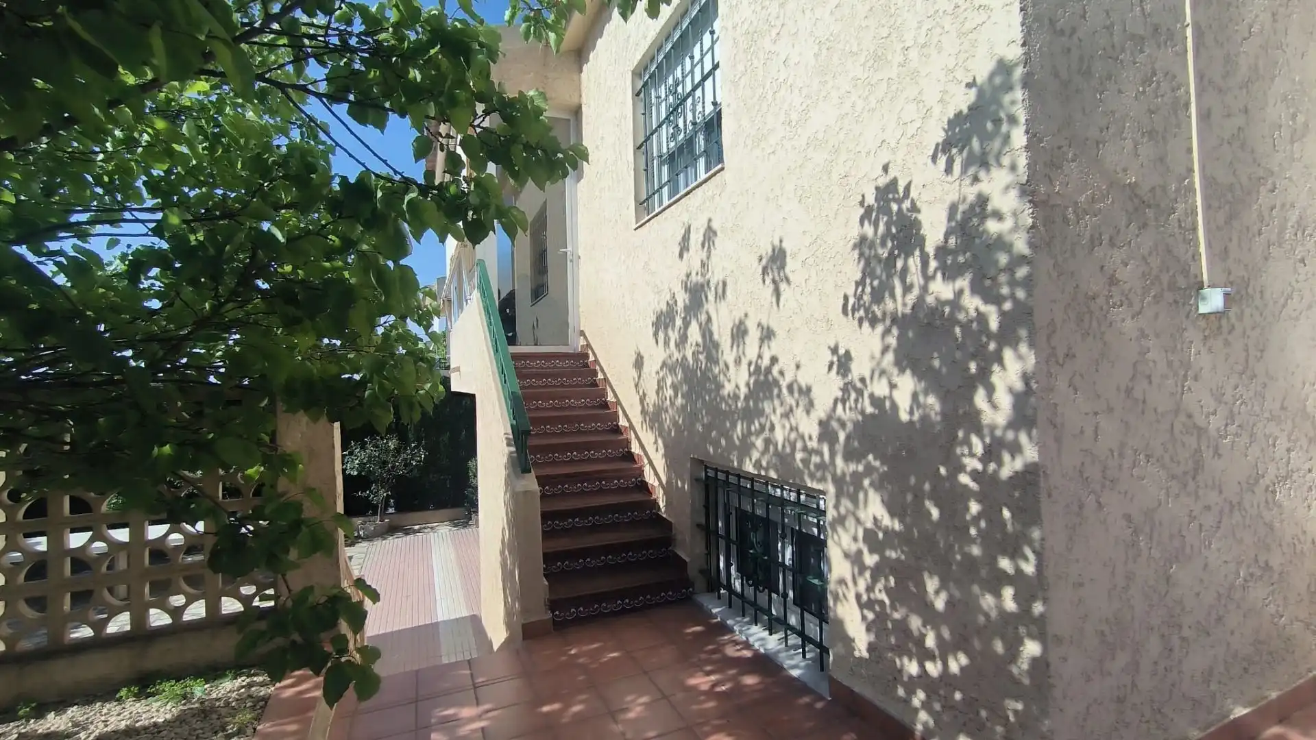 Vista exterior de Casa o chalet en venta en La Nucia con Calefacción, Jardín privado y Terraza
