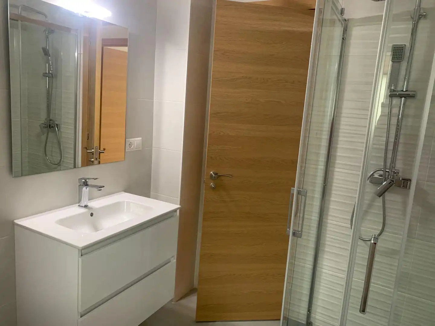 Bathroom of Flat for rent in Plasencia  with Furnished