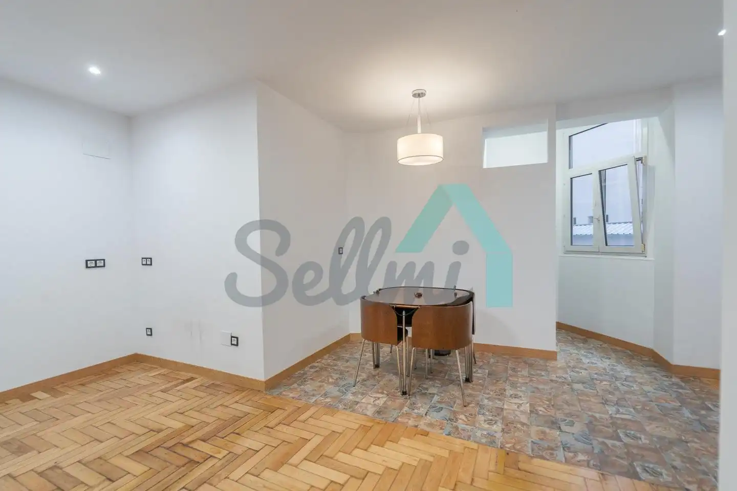 Comedor de Piso en venta en Oviedo  con Calefacción, Parquet y Terraza