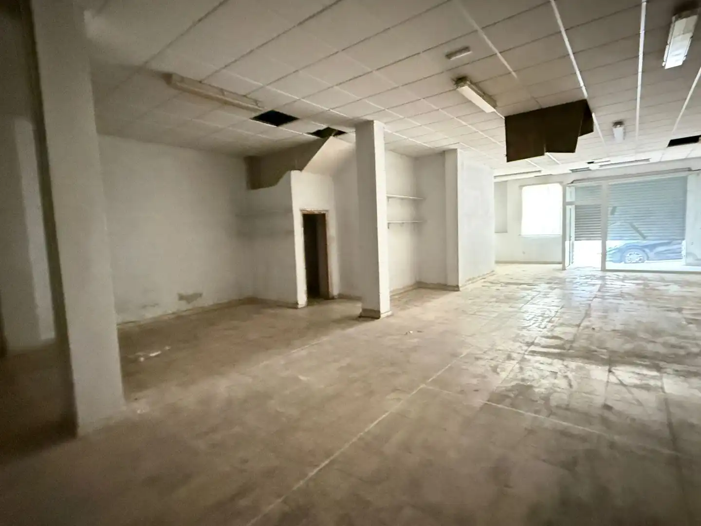 Local comercial en venta en Calle Don Juan de Borbón, imagen 2