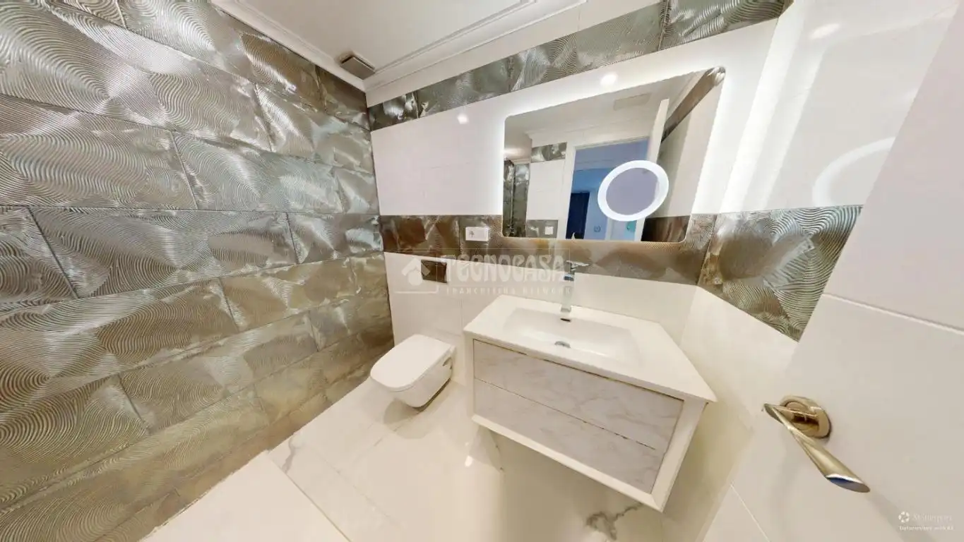 Baño de Piso en venta en Valencia con Aire acondicionado y Calefacción