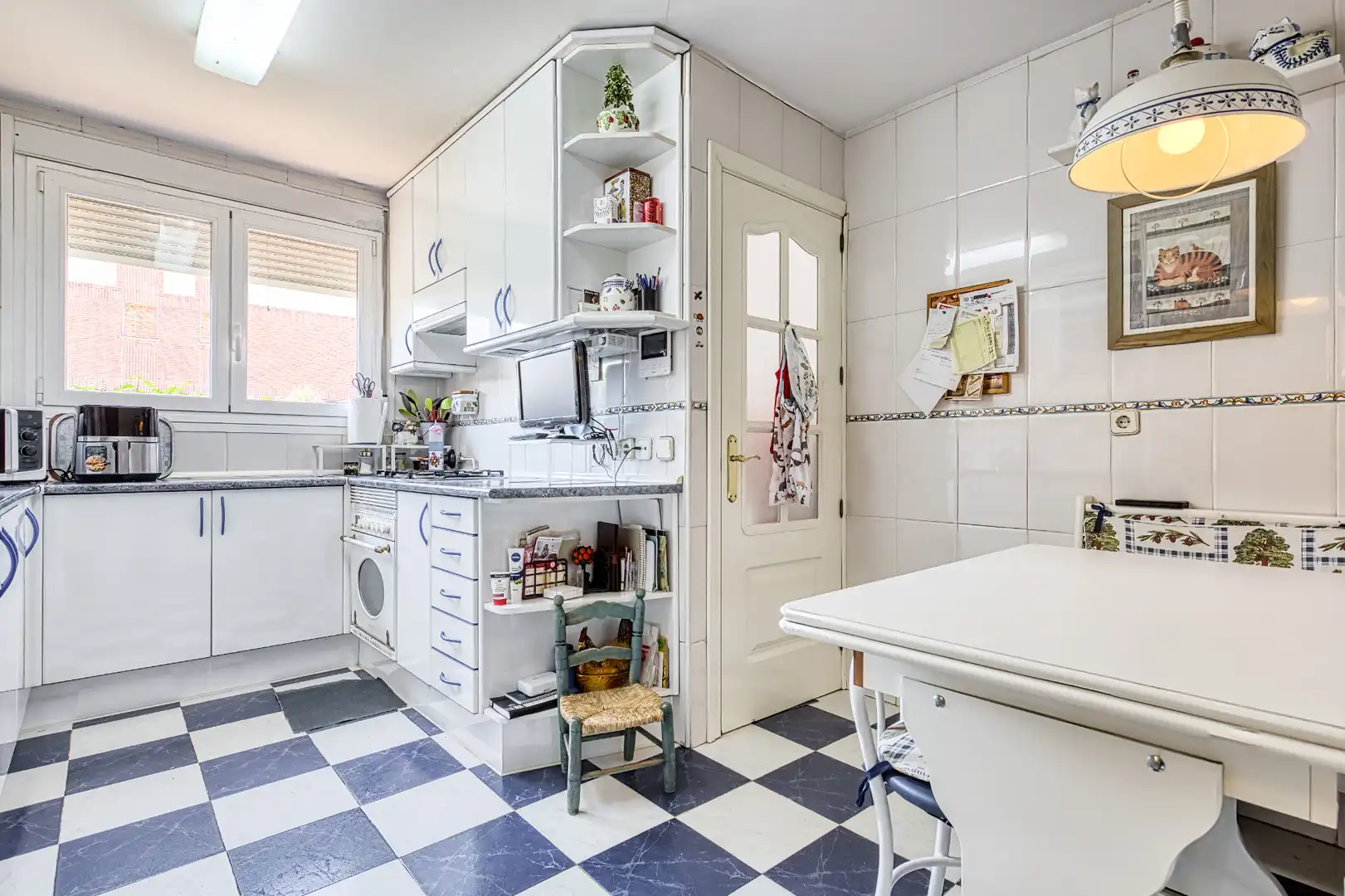 Cuina de Casa o xalet en venda en Alcalá de Henares amb Aire condicionat, Calefacció i Jardí privat